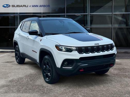 Bright White Clearcoat 2023 Jeep Compass Trailhawk