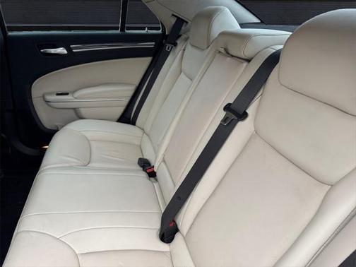2021 Chrysler 300 Touring