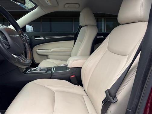 2021 Chrysler 300 Touring