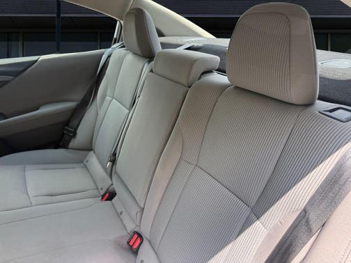 Crystal White Pearl 2023 Subaru Legacy Premium