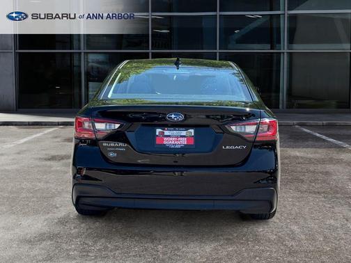 Crystal Black Silica 2020 Subaru Legacy Base