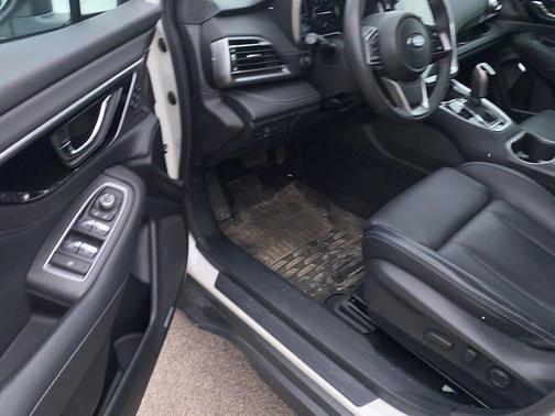 Crystal White Pearl 2024 Subaru Outback Limited