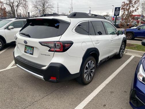 Crystal White Pearl 2024 Subaru Outback Limited