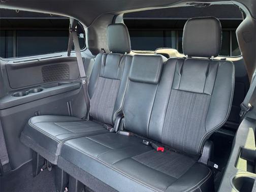 2015 Chrysler Town & Country S