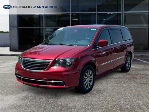 2015 Chrysler Town & Country S