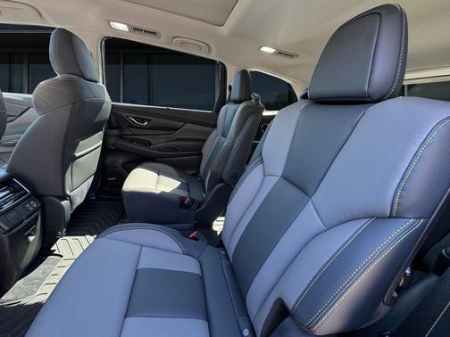 Crystal Black Silica 2023 Subaru Ascent Onyx Edition Limited 7-Passenger