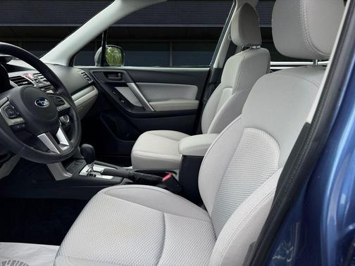 Quartz Blue Pearl 2018 Subaru Forester 2.5i