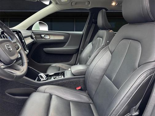 2021 Volvo XC40 T5 Inscription