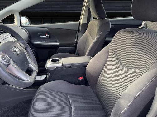 2017 Toyota Prius v Three