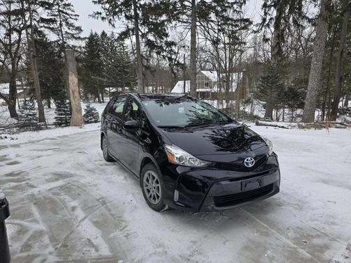 2017 Toyota Prius v Three