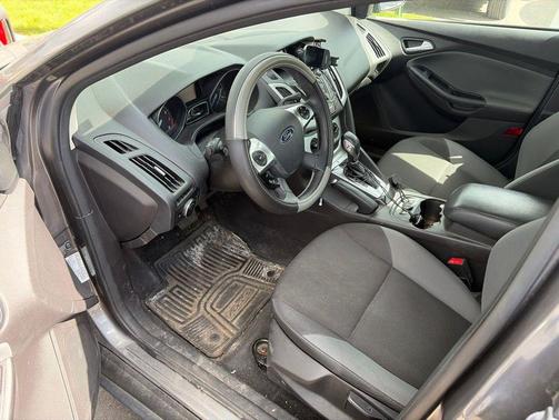 Sterling Gray Metallic 2014 Ford Focus SE