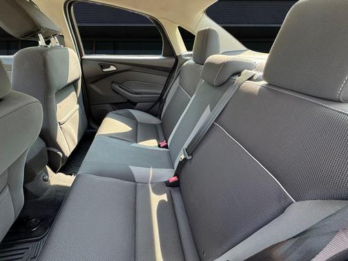 Sterling Gray Metallic 2014 Ford Focus SE