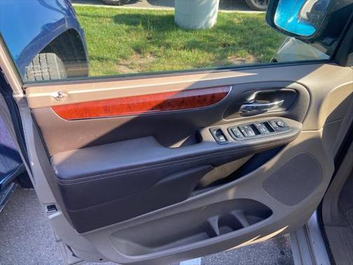 2013 Chrysler Town & Country Touring