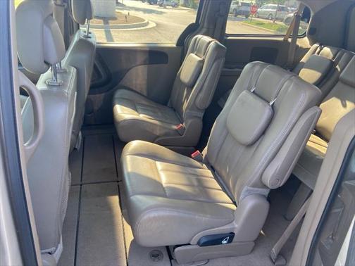 2013 Chrysler Town & Country Touring