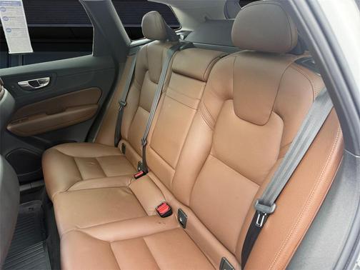 2019 Volvo XC60 T5 Momentum