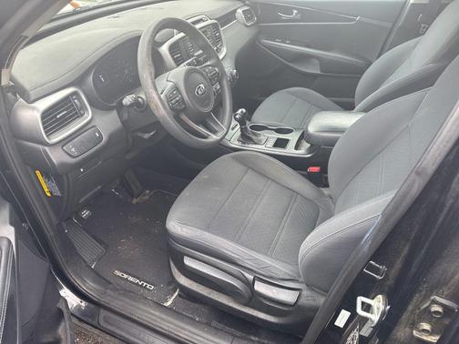 Ebony Black 2016 Kia Sorento LX