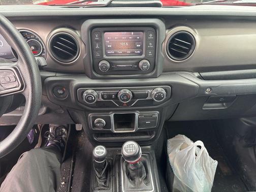 Firecracker Red Clearcoat 2020 Jeep Gladiator Sport