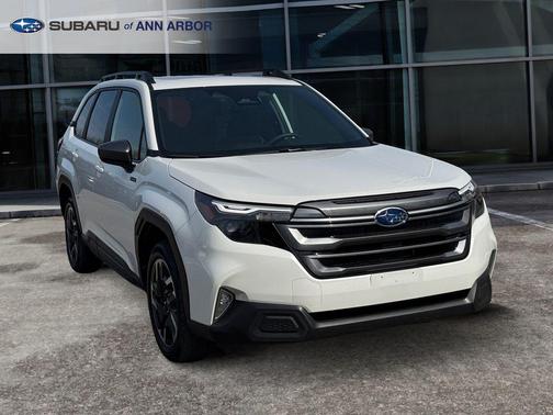 Crystal White Pearl 2025 Subaru Forester Hybrid Premium