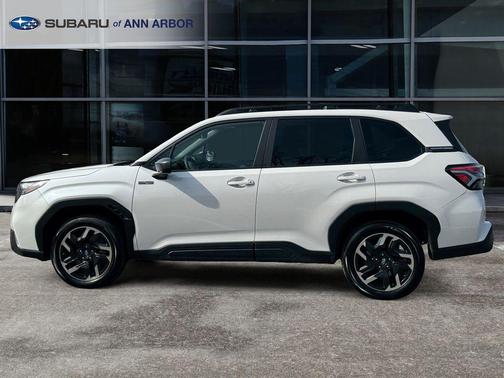 Crystal White Pearl 2025 Subaru Forester Hybrid Premium