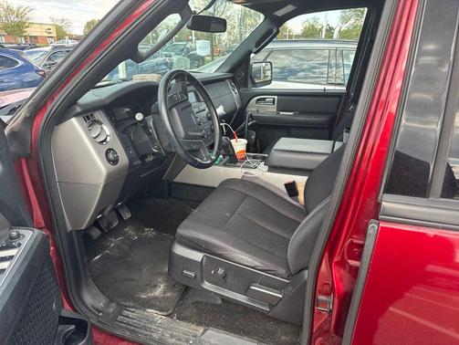 Ruby Red Metallic Tinted Clearcoat 2017 Ford Expedition XLT