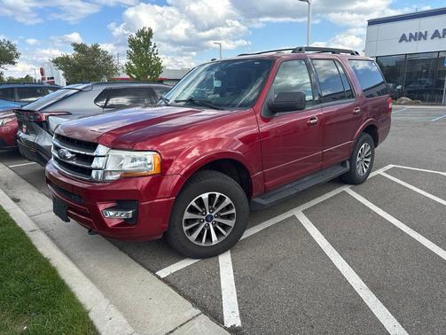 Ruby Red Metallic Tinted Clearcoat 2017 Ford Expedition XLT