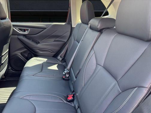 Cascade Green Silica 2024 Subaru Forester Touring