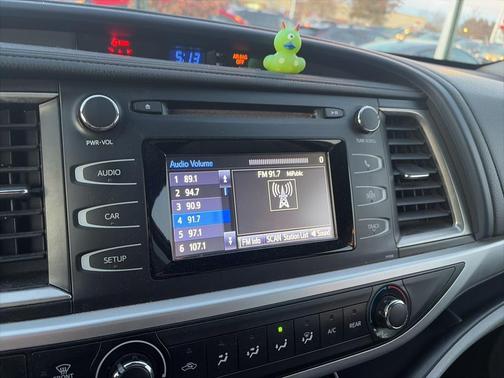 2017 Toyota Highlander LE