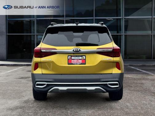 Starbright Yellow/Black Roof 2021 Kia Seltos SX Turbo
