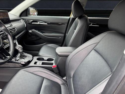 Starbright Yellow/Black Roof 2021 Kia Seltos SX Turbo