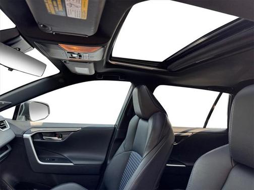 2021 Toyota RAV4 Hybrid SE