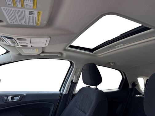 Diamond White 2020 Ford EcoSport SE