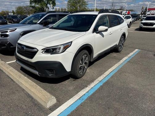 Crystal White Pearl 2020 Subaru Outback Limited