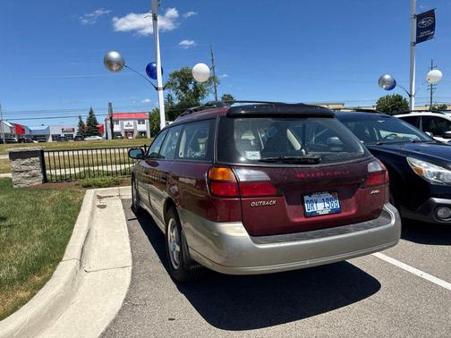 2002 Subaru Outback Base