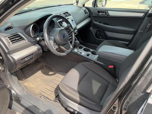 Crystal Black Silica 2018 Subaru Outback 2.5i Premium
