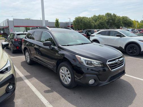 Crystal Black Silica 2018 Subaru Outback 2.5i Premium