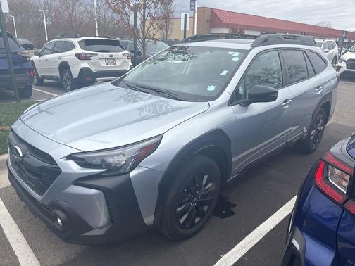 Ice Silver Metallic 2023 Subaru Outback Onyx Edition
