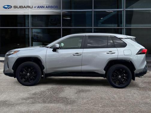 2022 Toyota RAV4 Hybrid SE