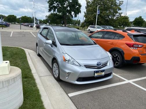 2014 Toyota Prius v Three