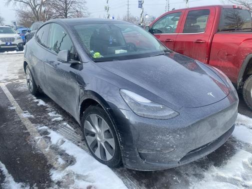 2023 Tesla Model Y Long Range Dual Motor All-Wheel Drive