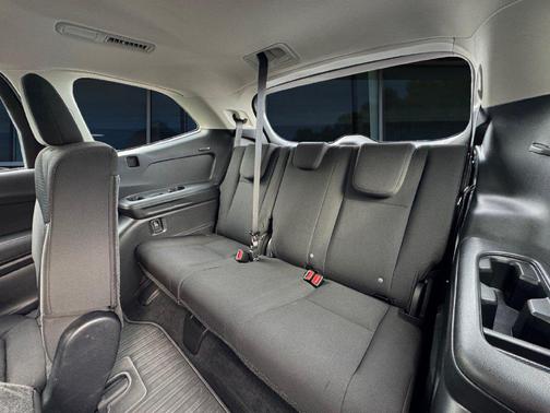 Crystal White Pearl 2023 Subaru Ascent Base 8-Passenger