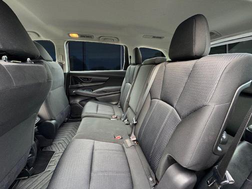 Crystal White Pearl 2023 Subaru Ascent Base 8-Passenger