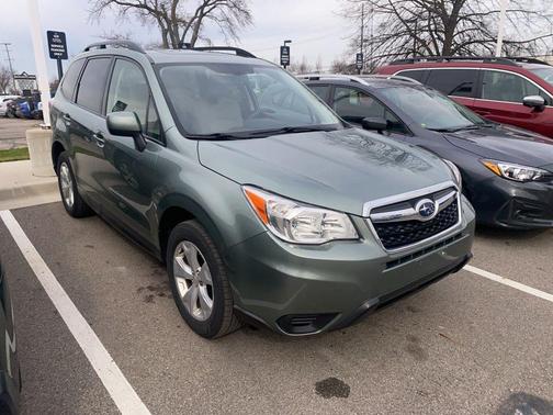 Jasmine Green Metallic 2016 Subaru Forester 2.5i Premium