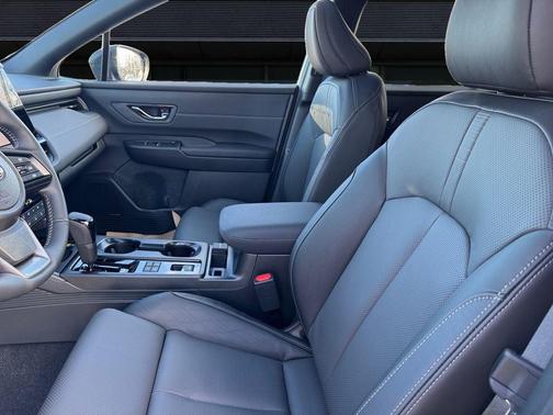 Crystal Black Silica 2026 Subaru Outback Touring XT