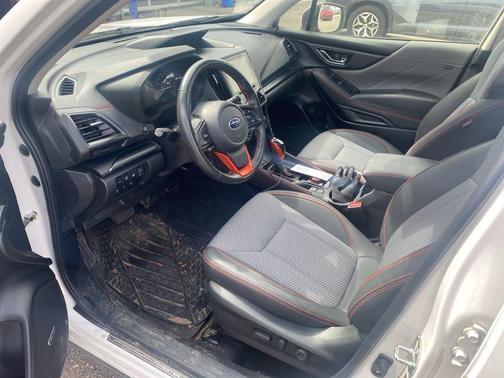 Crystal White Pearl 2023 Subaru Forester Sport