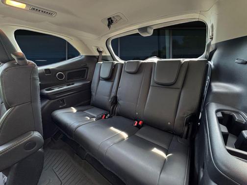 Ice Silver Metallic 2023 Subaru Ascent Touring 7-Passenger