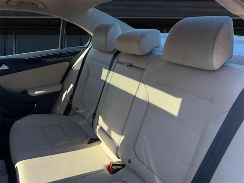 2017 Volkswagen Jetta 1.8T SEL