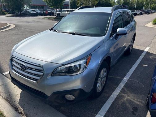 Ice Silver Metallic 2016 Subaru Outback 2.5i Premium