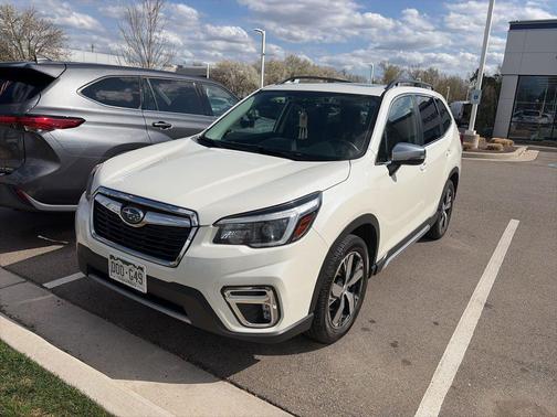 Crystal White Pearl 2021 Subaru Forester Touring