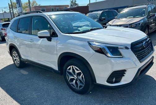 Crystal White Pearl 2023 Subaru Forester Premium