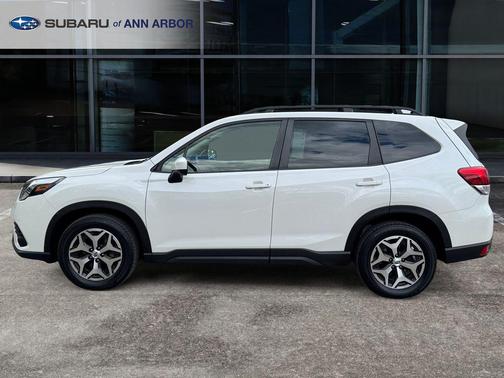 Crystal White Pearl 2023 Subaru Forester Premium